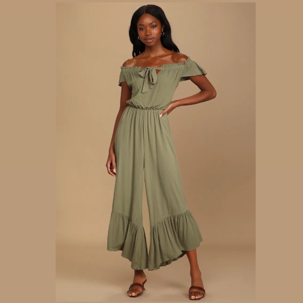 NWT Lulu’s Size S Olive Green Off Shoulder Ruffle Leg Romper